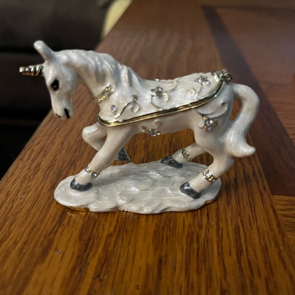 Unicorn jewelry holder